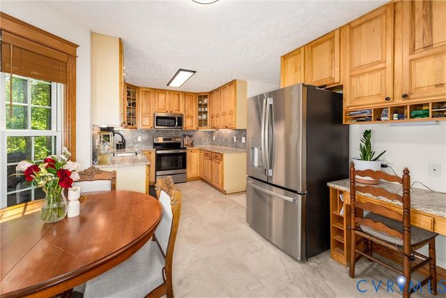 18 Seminole Trl, Palmyra, VA 22963
