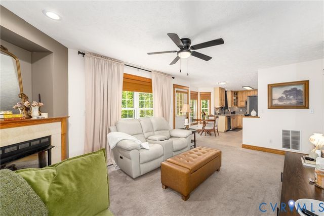 18 Seminole Trl, Palmyra, VA 22963