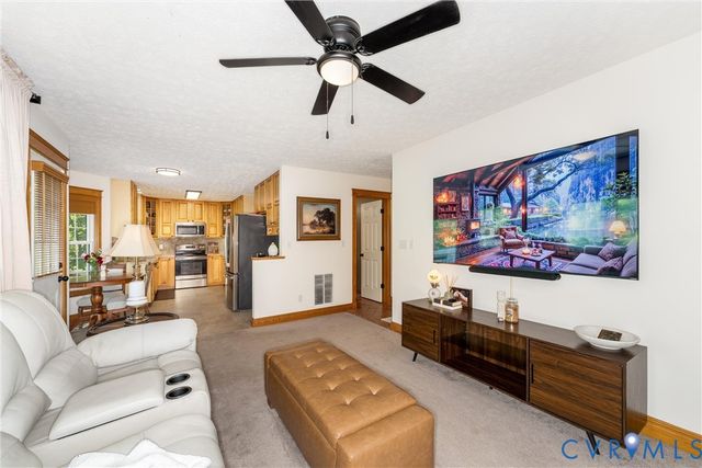 18 Seminole Trl, Palmyra, VA 22963
