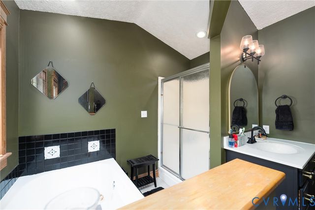 18 Seminole Trl, Palmyra, VA 22963