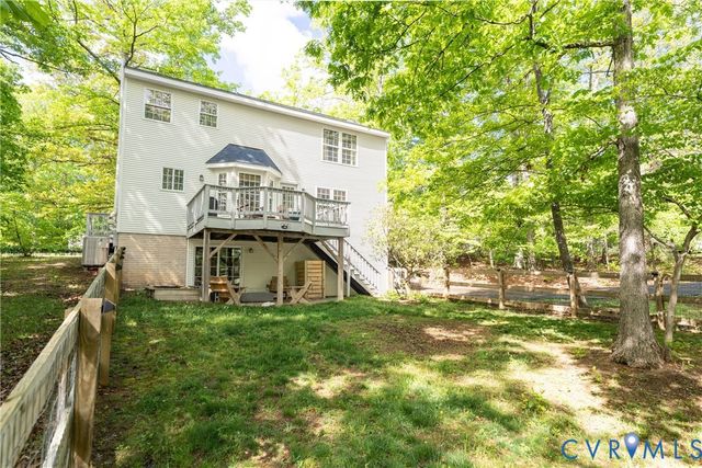 18 Seminole Trl, Palmyra, VA 22963