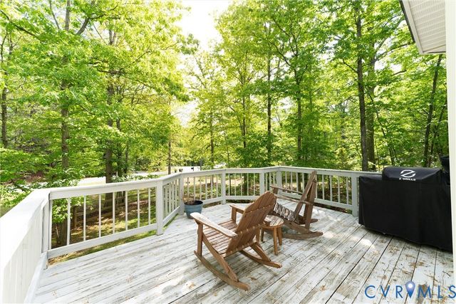 18 Seminole Trl, Palmyra, VA 22963