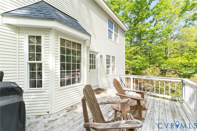 18 Seminole Trl, Palmyra, VA 22963