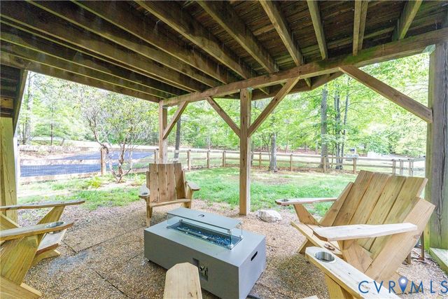 18 Seminole Trl, Palmyra, VA 22963