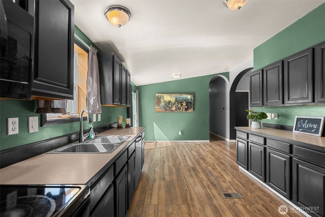 1053 S Perry Avenue, East Wenatchee, WA 98802