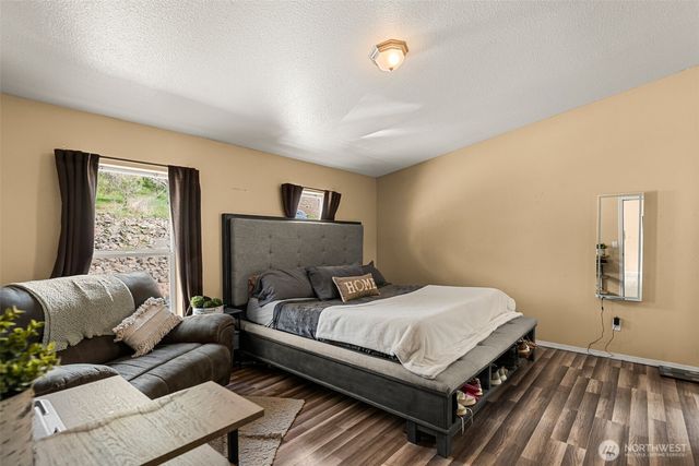 1053 S Perry Avenue, East Wenatchee, WA 98802