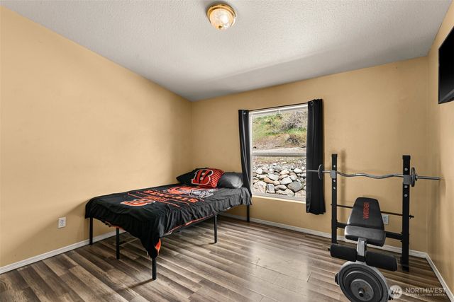 1053 S Perry Avenue, East Wenatchee, WA 98802