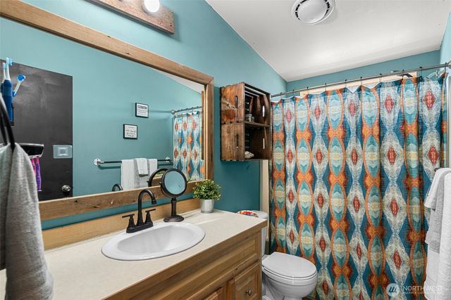 1053 S Perry Avenue, East Wenatchee, WA 98802