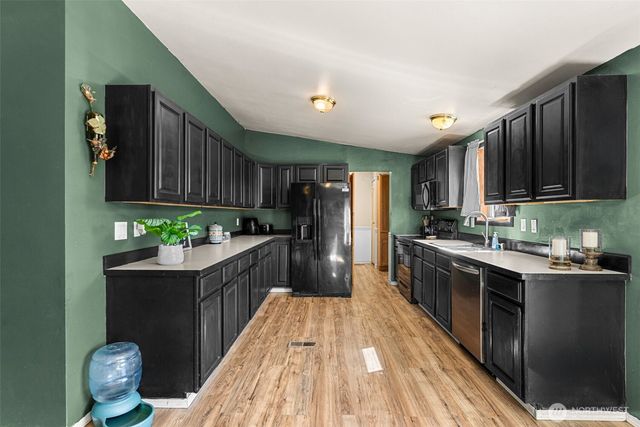 1053 S Perry Avenue, East Wenatchee, WA 98802