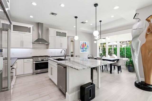 464 NE 8TH Street, Boca Raton, FL 33432