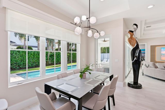 464 NE 8TH Street, Boca Raton, FL 33432