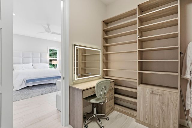 464 NE 8TH Street, Boca Raton, FL 33432