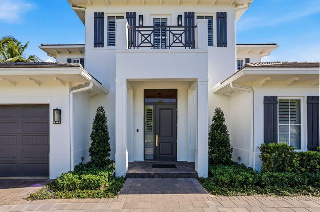 464 NE 8TH Street, Boca Raton, FL 33432
