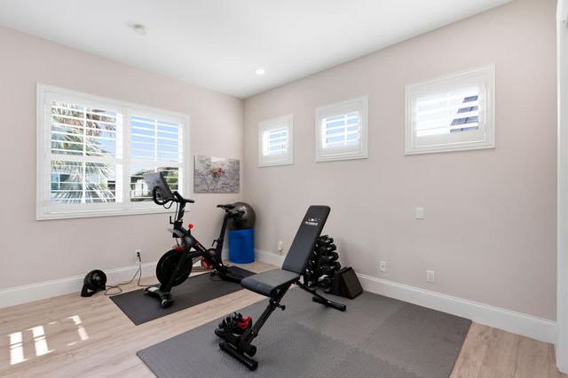 464 NE 8TH Street, Boca Raton, FL 33432