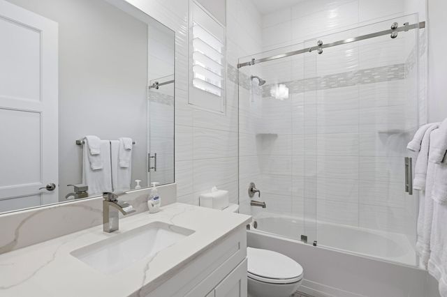 464 NE 8TH Street, Boca Raton, FL 33432
