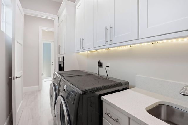 464 NE 8TH Street, Boca Raton, FL 33432