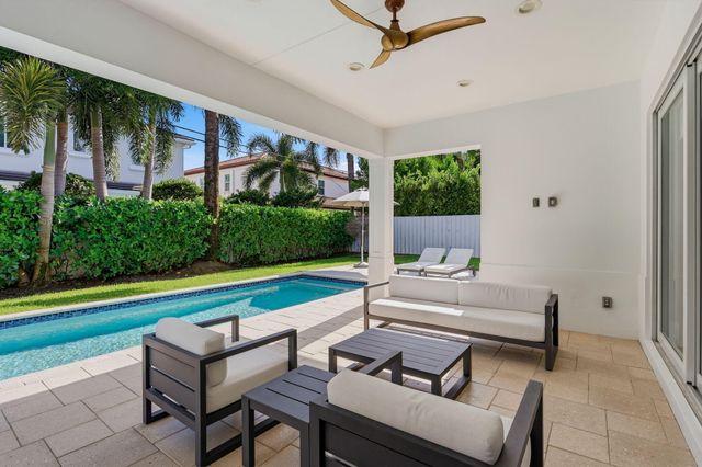 464 NE 8TH Street, Boca Raton, FL 33432