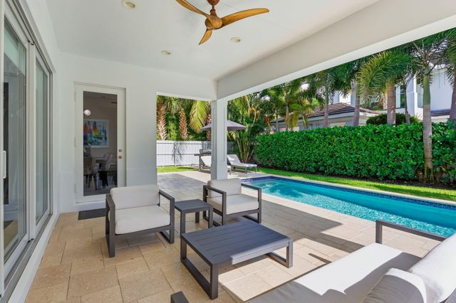 464 NE 8TH Street, Boca Raton, FL 33432