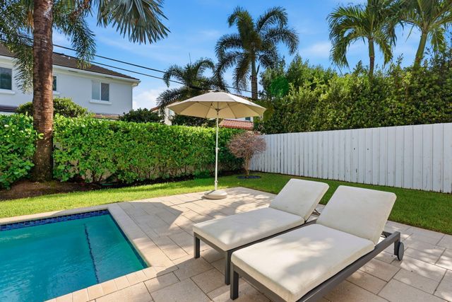 464 NE 8TH Street, Boca Raton, FL 33432