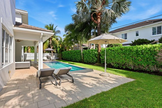 464 NE 8TH Street, Boca Raton, FL 33432
