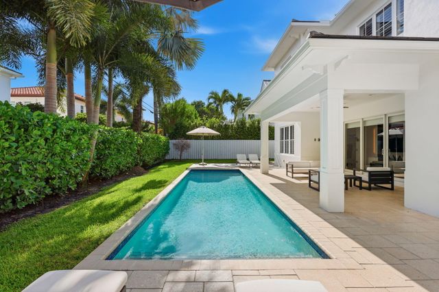 464 NE 8TH Street, Boca Raton, FL 33432
