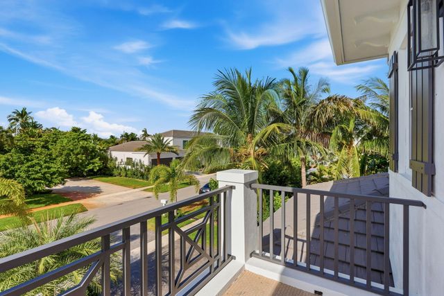 464 NE 8TH Street, Boca Raton, FL 33432