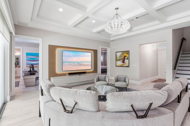 464 NE 8TH Street, Boca Raton, FL 33432
