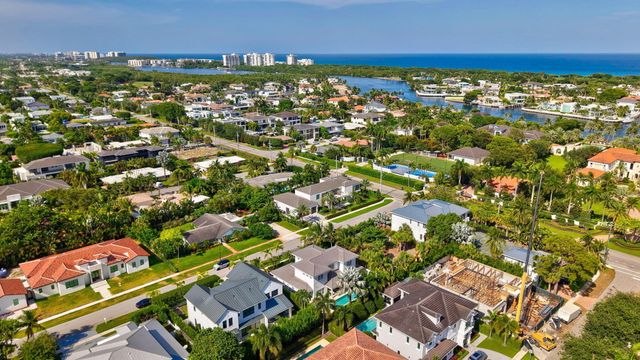 464 NE 8TH Street, Boca Raton, FL 33432