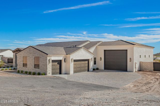 1319 W MAGMA Road, San Tan Valley, AZ 85144