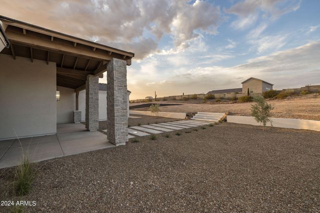 1319 W MAGMA Road, San Tan Valley, AZ 85144