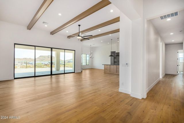 1319 W MAGMA Road, San Tan Valley, AZ 85144