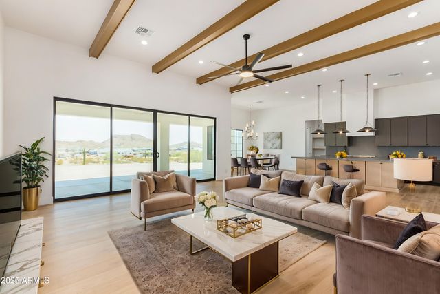 1319 W MAGMA Road, San Tan Valley, AZ 85144