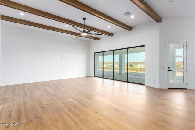 1319 W MAGMA Road, San Tan Valley, AZ 85144