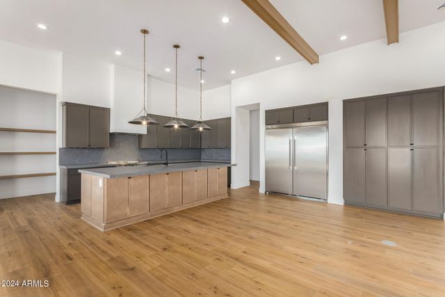 1319 W MAGMA Road, San Tan Valley, AZ 85144