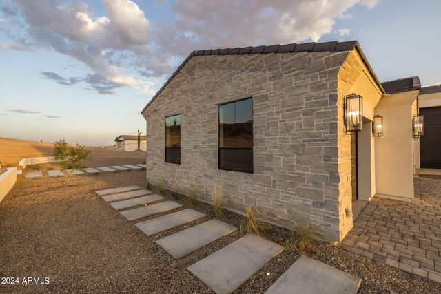 1319 W MAGMA Road, San Tan Valley, AZ 85144