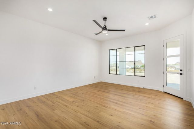 1319 W MAGMA Road, San Tan Valley, AZ 85144