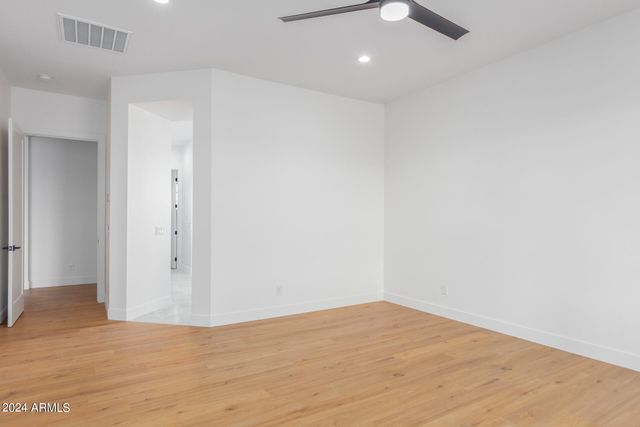 1319 W MAGMA Road, San Tan Valley, AZ 85144