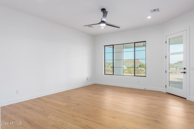 1319 W MAGMA Road, San Tan Valley, AZ 85144