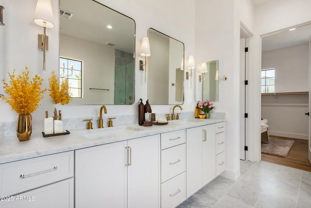 1319 W MAGMA Road, San Tan Valley, AZ 85144