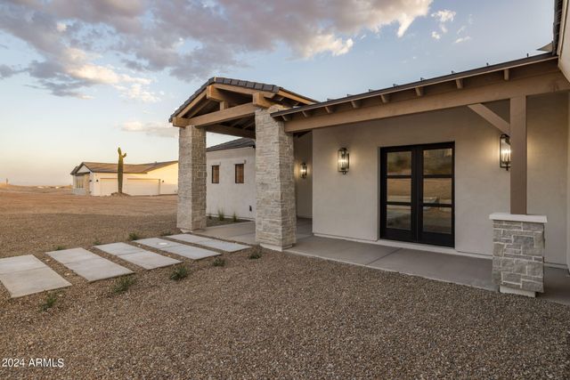 1319 W MAGMA Road, San Tan Valley, AZ 85144