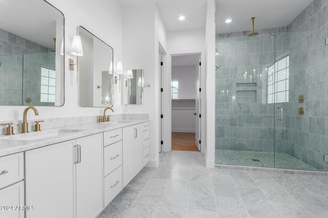 1319 W MAGMA Road, San Tan Valley, AZ 85144