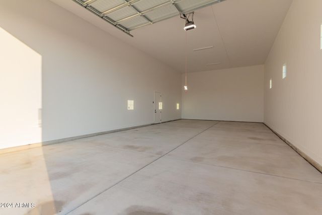 1319 W MAGMA Road, San Tan Valley, AZ 85144