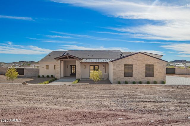 1319 W MAGMA Road, San Tan Valley, AZ 85144