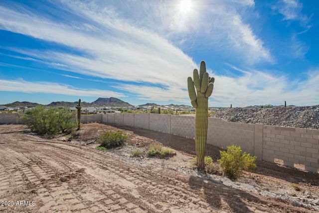 1319 W MAGMA Road, San Tan Valley, AZ 85144