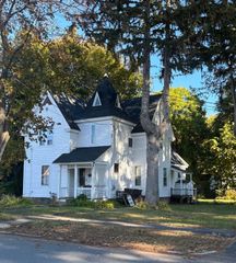4 Columbia St, Westfield, MA 01085