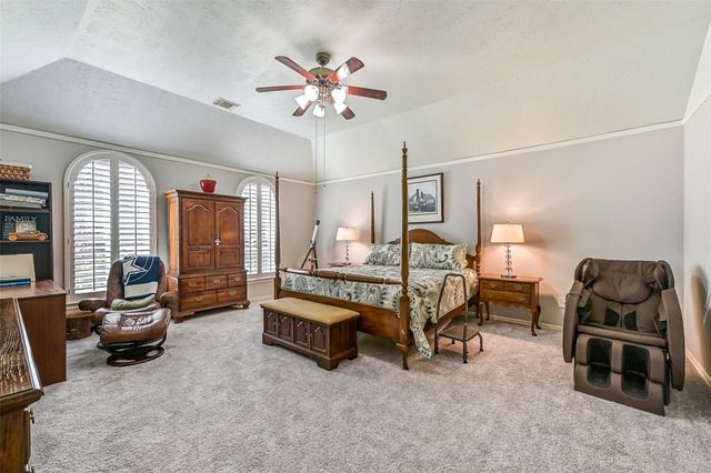 1405 Briar Crest Court, Pearland, TX 77581