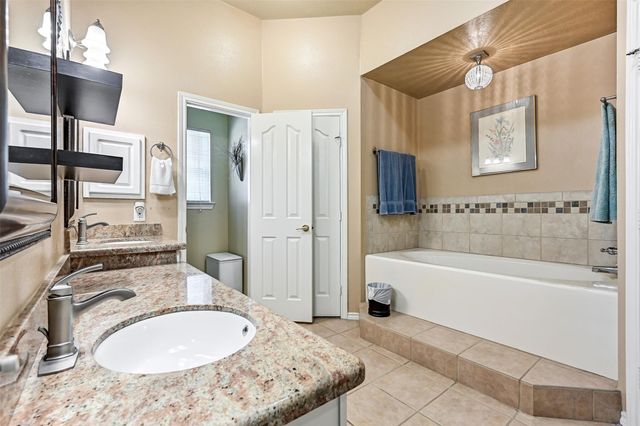 1405 Briar Crest Court, Pearland, TX 77581