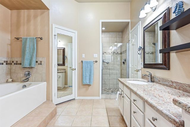 1405 Briar Crest Court, Pearland, TX 77581