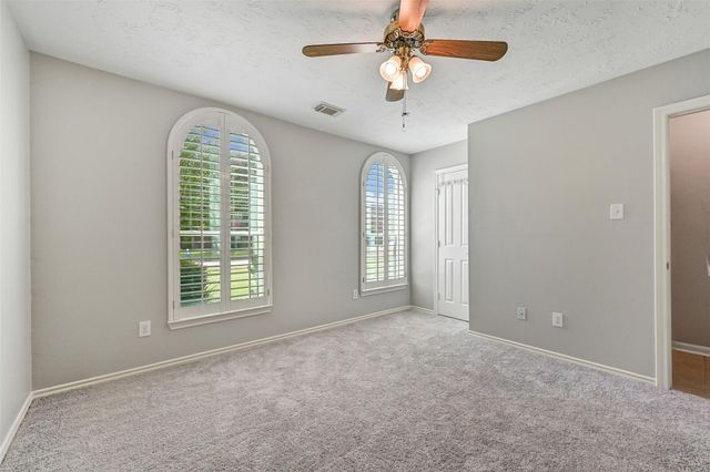 1405 Briar Crest Court, Pearland, TX 77581