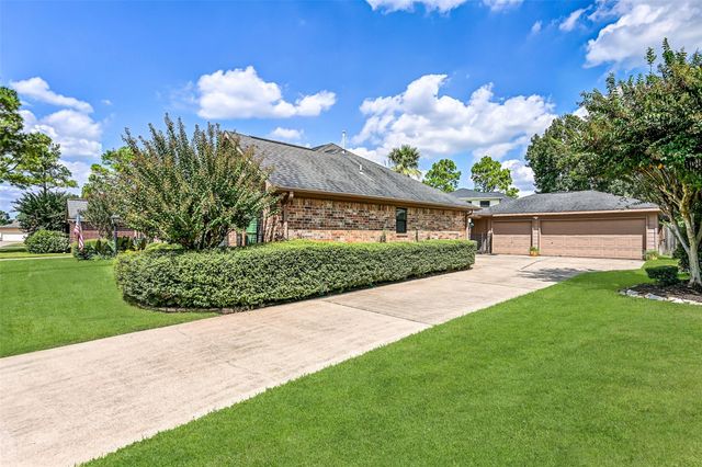 1405 Briar Crest Court, Pearland, TX 77581